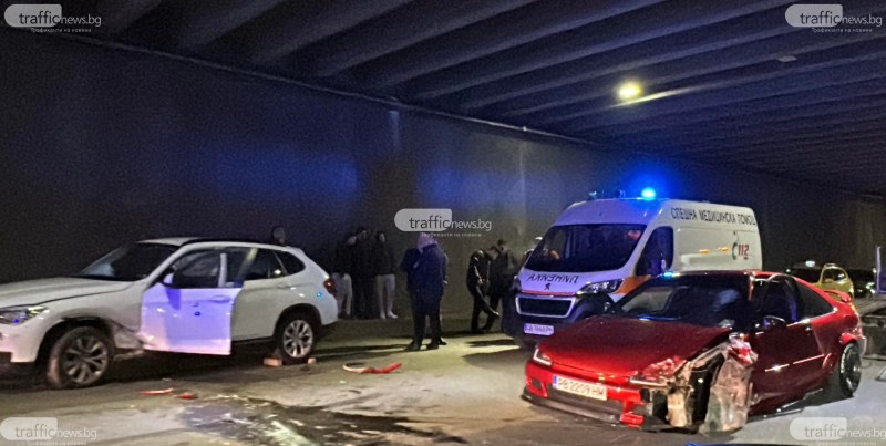 Поне един човек е пострадал при катастрофата в подлеза на “Гладстон“