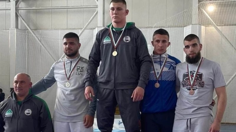 Борец на Тракиец с бронз от държавното по свободна борба