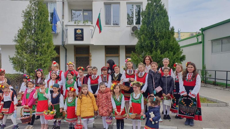 Лазарки наричаха за здраве и берекет в Марково