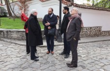 noviiat-poslanik-frantsiia-se-vlyubi-513.jpg
