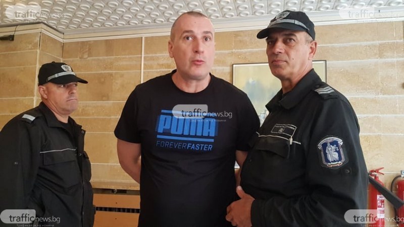 Делото срещу бившия полицай Караджов за убийството на родителите му тръгва отначало