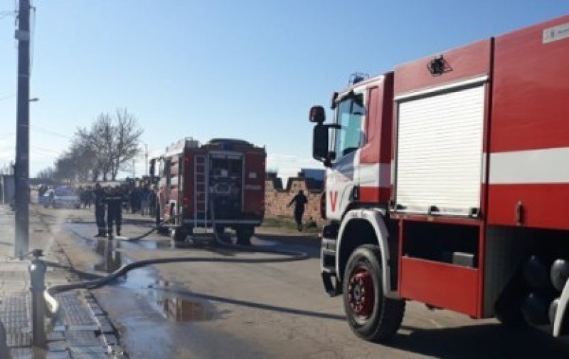 Пожар пламна и нанесе големи щети в Първомайско