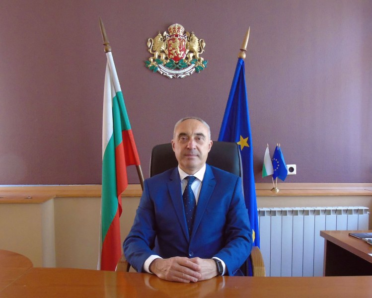 Областният управител поздрави мюсюлманите за големия празник Рамазан Байрям