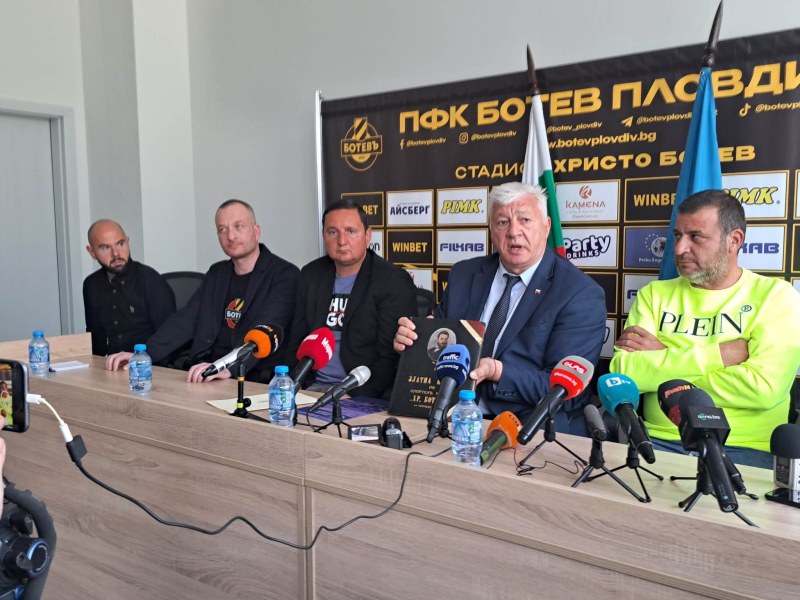 С концерт и празнична програма откриват Колежа