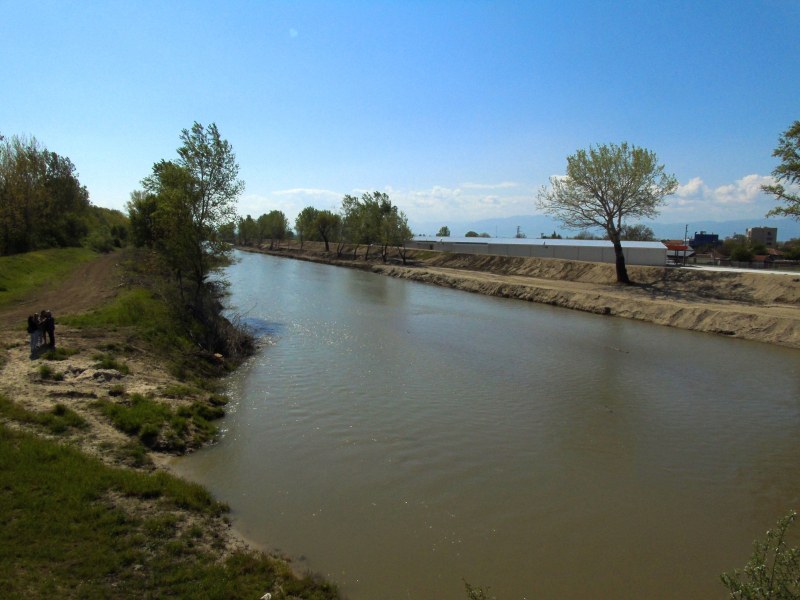 Как върви почистването на река Стряма край Трилистник?