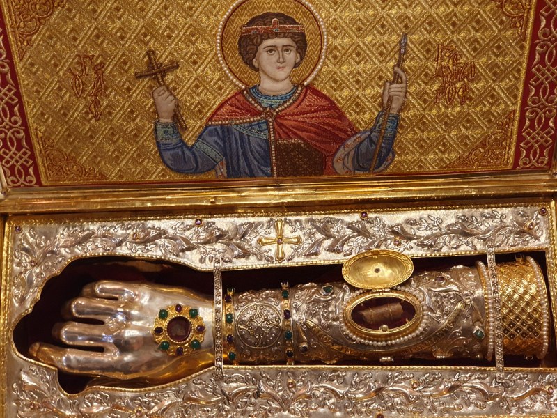 Частица от мощите на свети Георги идва днес в България