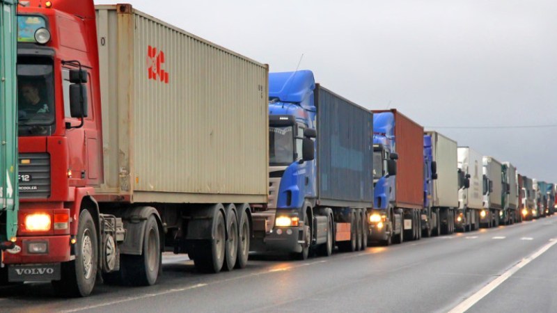 Ограничава движението за тежкотоварни камиони по част от АМ “Тракия“