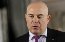 ivan-geshev-patuval-sas-semeistvoto-si-964.jpg