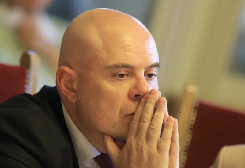Намерено е и второ взривно устройство по пътя, по който е трябвало да мине Гешев