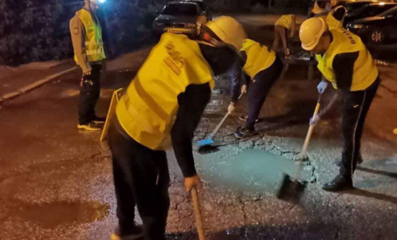 Пловдив има нужда от хора със сърца! Младежи сами запълниха дупки в Кючука