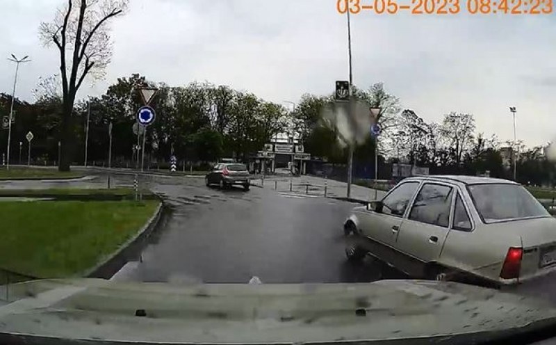 Шофьор лошо засече друг на булевард в Пловдив