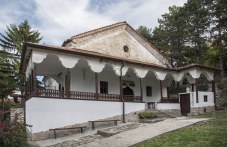 belashtenskiiat-manastir-ochakva-906.jpg