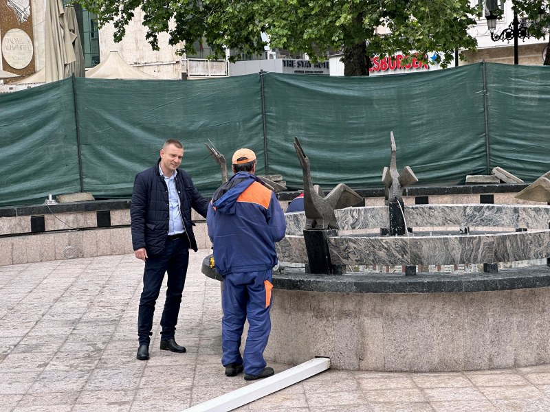 Пускат фонтана с пеликаните, блести отново с автентичната си красота