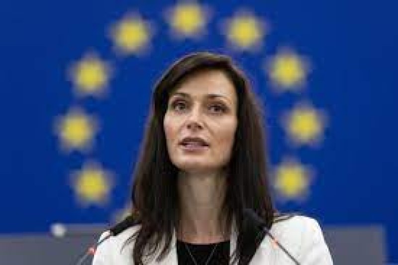 Мария Габриел ще е кандидатът за министър-председател на ГЕРБ-СДС