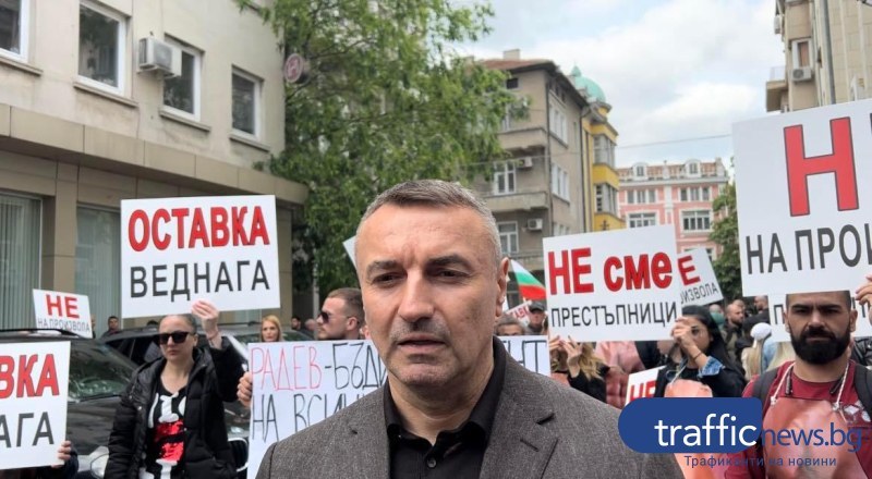 Иван Петлешков: България се управлява от двама съветници на президента, които овладяват държавата!