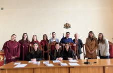 uchenitsi-i-studenti-navliakoha-togi-rs-643.jpg