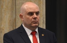 glavniiat-prokuror-izliza-otpusk-po-418.jpg