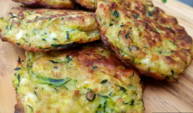Кюфтенца с тиквички и извара - леки, здравословни и много вкусни Кюфтенца с тиквички и извара - леки, здравословни и много вкусни