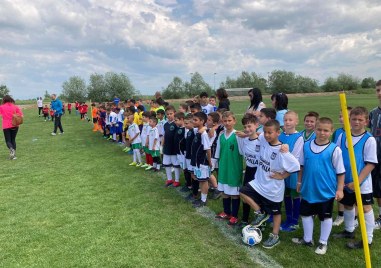 Футболен турнир „35 години Община „Марица” събра деца от 8 села
