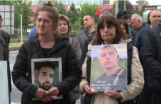 pogrom-nad-avtomobilite-semeistvo-096.jpg