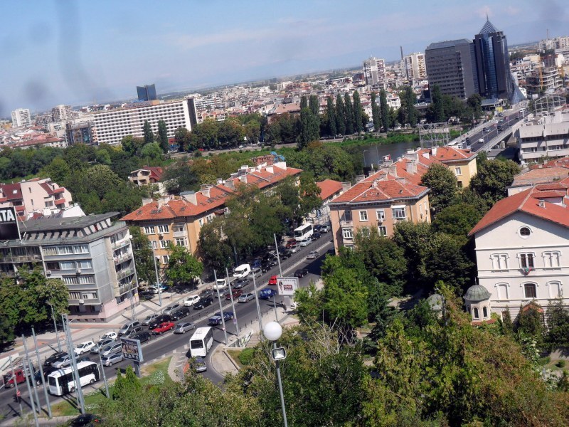 Разкъсана облачност в петък в Пловдив, очаква се да превали