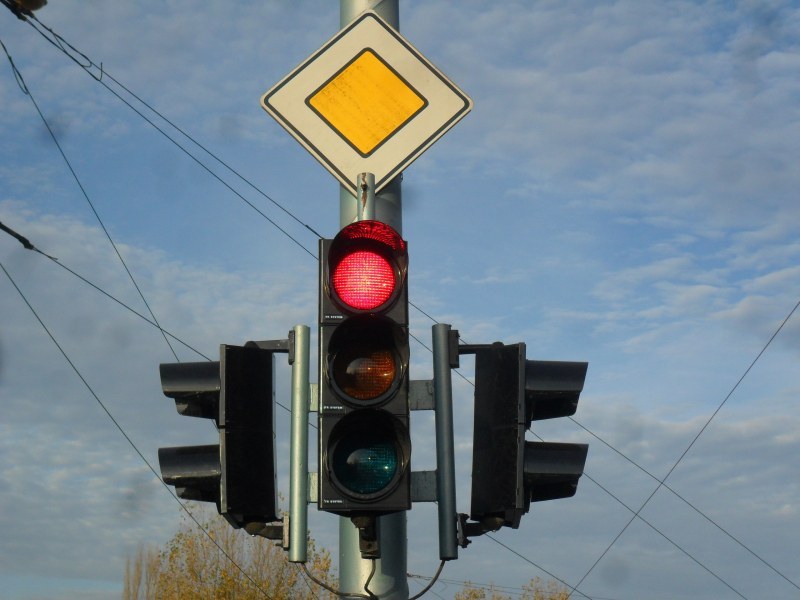 Пренастройват светофар на пловдивско кръстовище, преминавайте внимателно