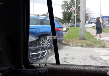 Катстрофа в Пловдив, две коли се удариха в кръгово движение