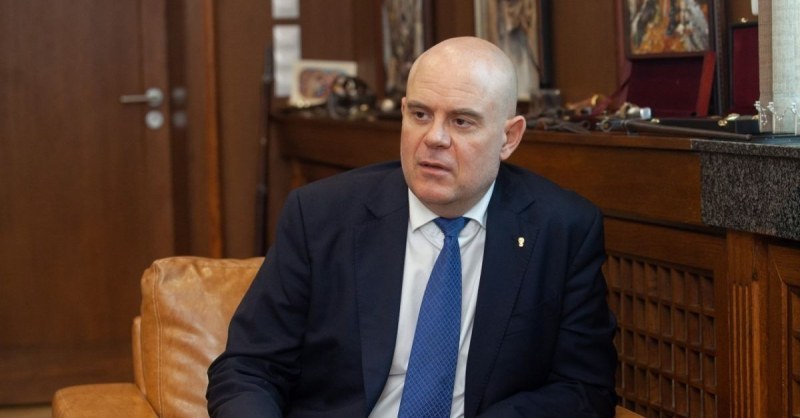 Гешев потвърди за заплаха срещу него и друг прокурор