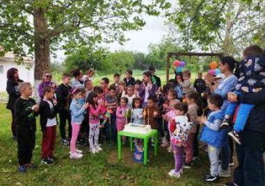 Емоции и забавления изпълниха детския празник в карловското Горни Домлян