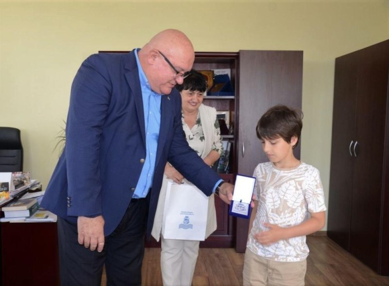 9-годишният Иван “разби“ теста за интелигентност на МЕНСА