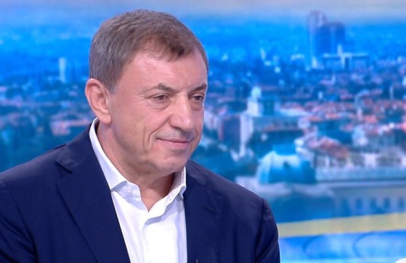 Алексей Петров: Познавам и Борисов, и бащата на Кирил Петков, нормално е да си говорим