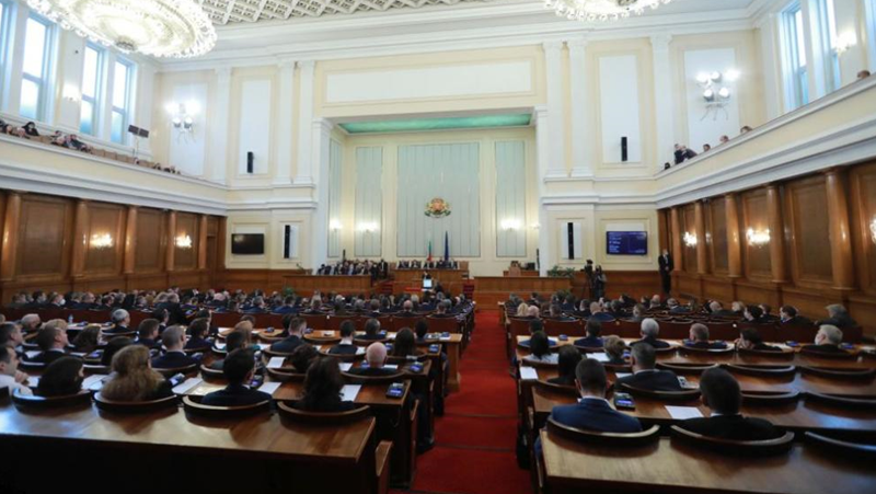 Главният прокурор поиска имунитетите на двама депутати