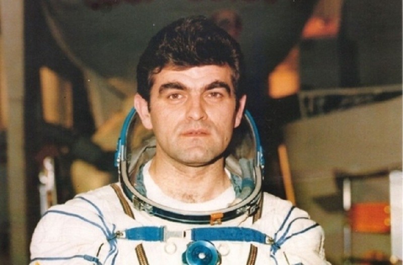 На този ден: Излита вторият български космонавт -  Александър Александров