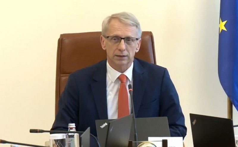 Новото правителство се събра на първо заседание