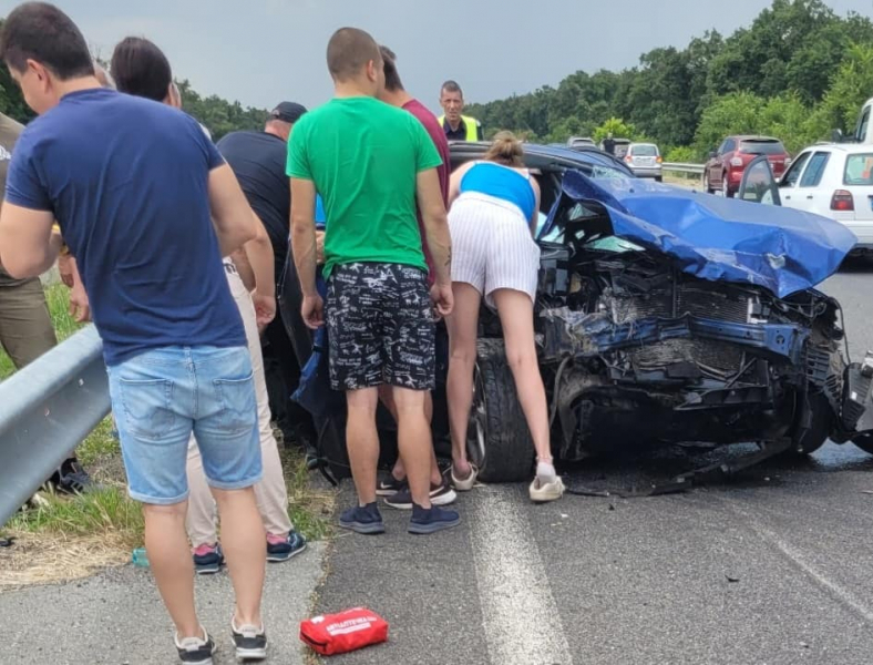 Двама са с опасност за живота след тежката катастрофа на АМ “Тракия“
