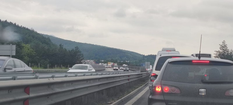 Авария, ремонт и изнервени шофьори на АМ “Тракия“
