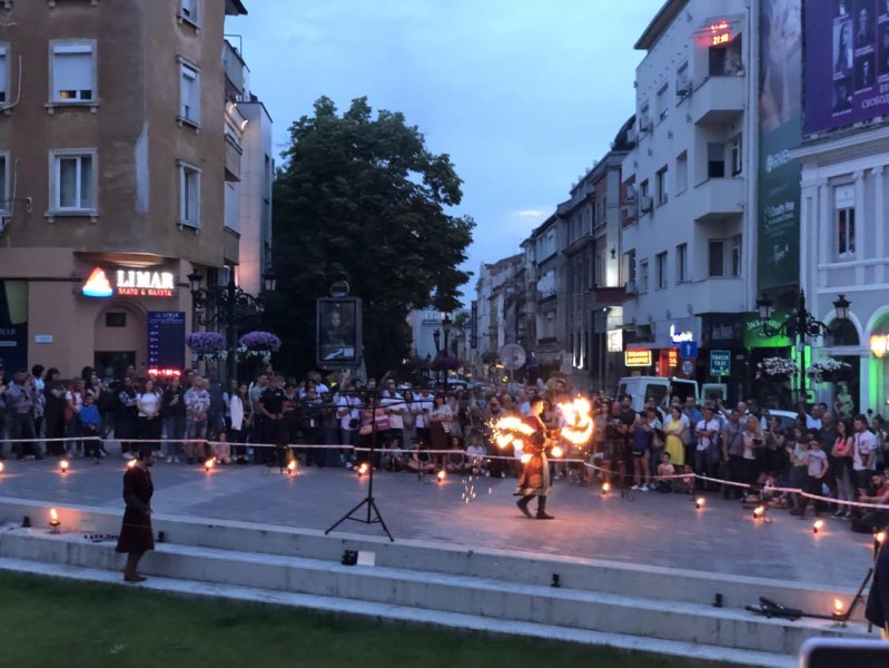 Огнен спектакъл и рицарски битки превзеха Пловдив през уикенда