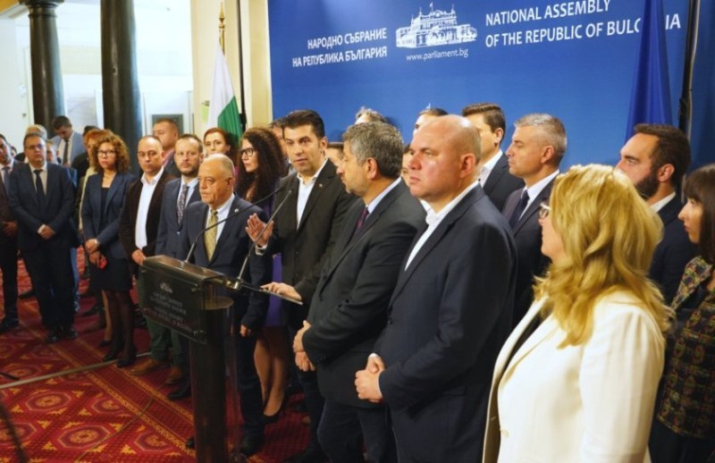 ПП-ДБ не влязоха в парламенталната зала