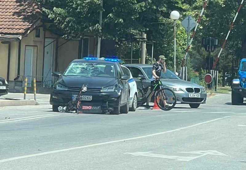 Автомобил блъсна тротинетка в Пловдив