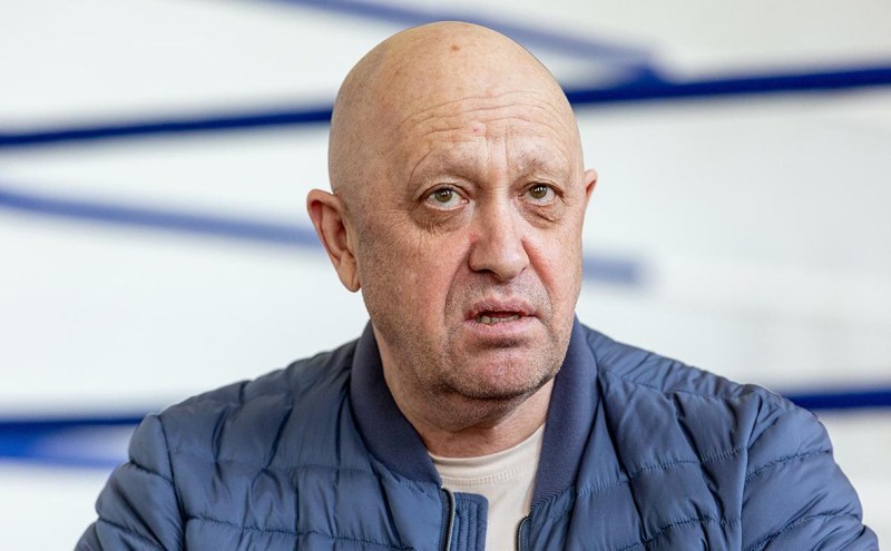 Откриха златни кюлчета и фалшиви паспорти при обиск в офиса на Прогожин