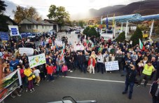 zhiteli-izlizat-protest-zaradi-kariera-985.jpg