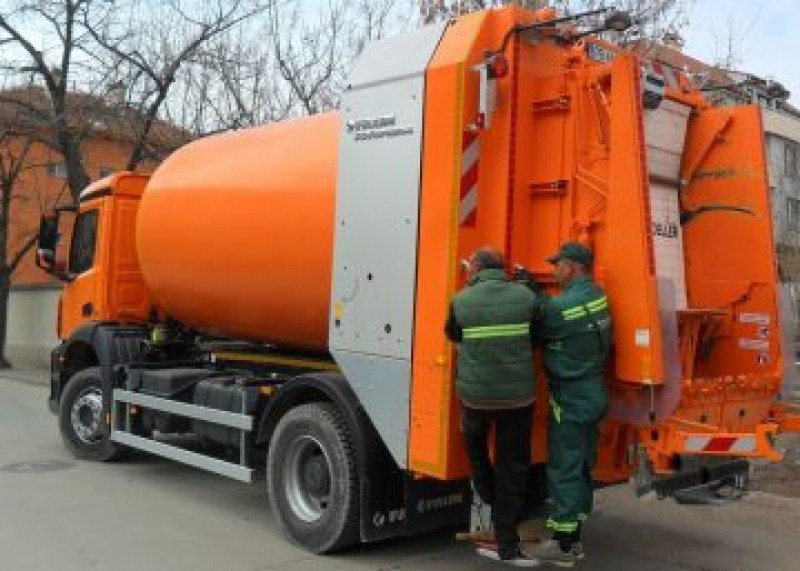 Повреда на сметовоз променя графика за извозване на битовите отпадъци в Перущица