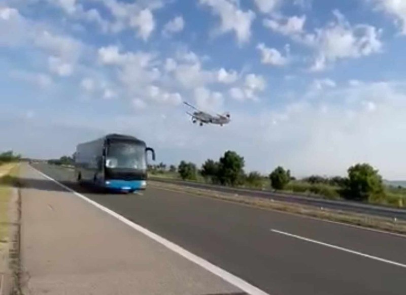 Пилотът на самолета, прелетял ниско над АМ “Тракия“, отрича да са правени опасни маневри