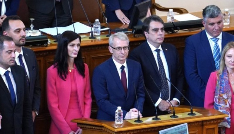 Проучване: Над 76% от гласувалите за ГЕРБ и ПП-ДБ подкрепят правителството
