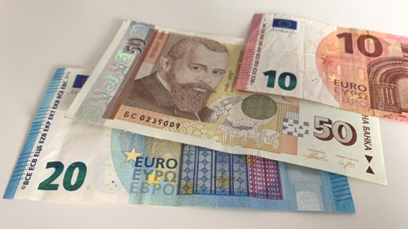 Водят се преговори за въвеждането на еврото като паралелна валута у нас