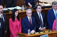 tri-partii-iskat-da-spre-protsedurata-952.jpg