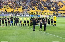parvi-gol-kolezha-botev-kanarchetata-545.jpg