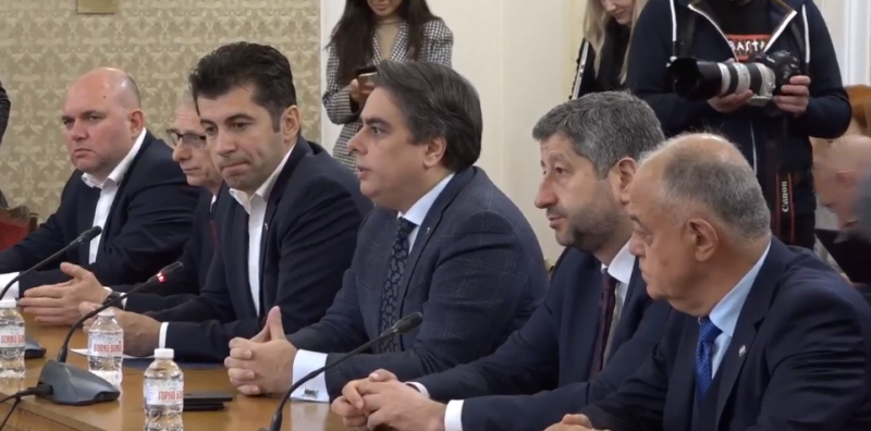 Асен Василев: Най-бедните пенсионери ще получат социална добавка