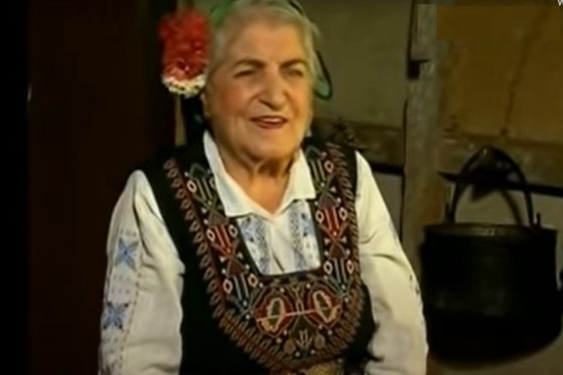 Да си спомним за голямата певица Вълкана Стоянова, родена на днешната дата