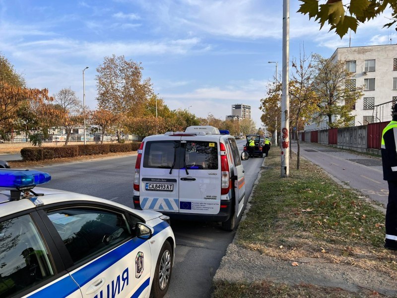 Двама тийнейджъри задигнаха камери от жп спирка в Пловдив